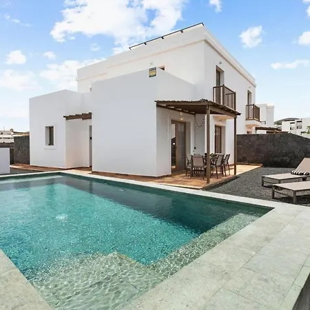 Home2book Elegant With Private Pool In