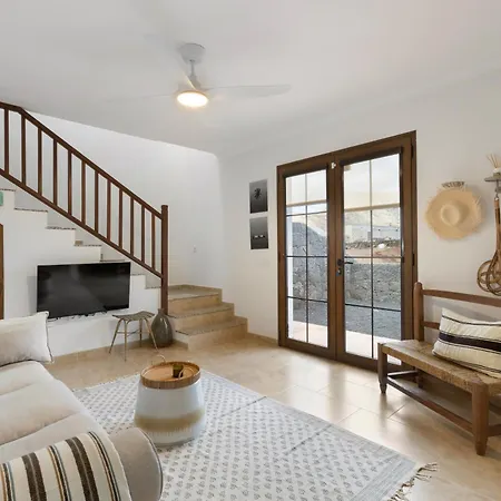 Home2book Elegant With Private Pool In *