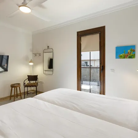 Villa Home2book Elegant With Private Pool In