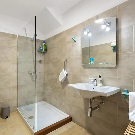 Villa Home2book Elegant With Private Pool In