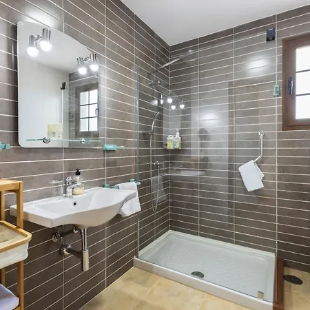Home2book Elegant With Private Pool In