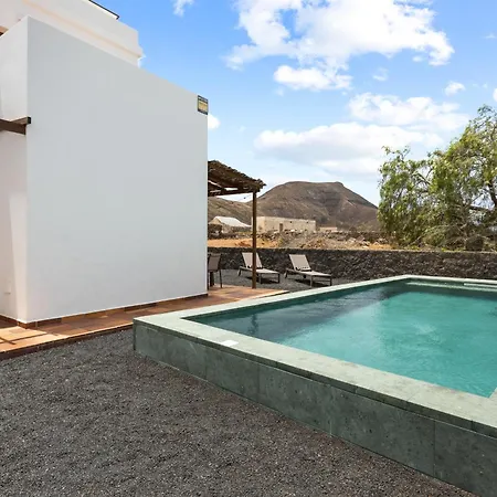 Home2book Elegant With Private Pool In
